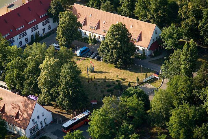 Готель Chrobry Szprotawa Екстер'єр фото